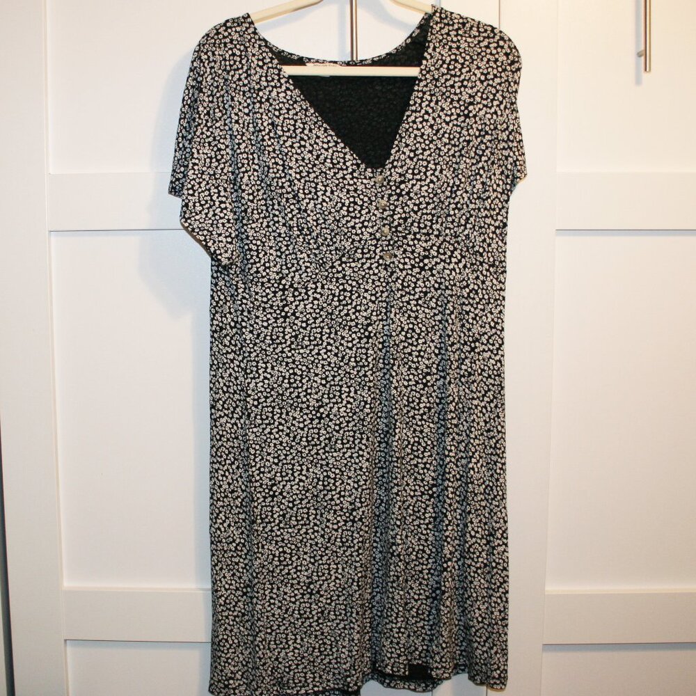 American Eagle Women’s Black & White Floral Cap sleeve Mini Dress Sz L